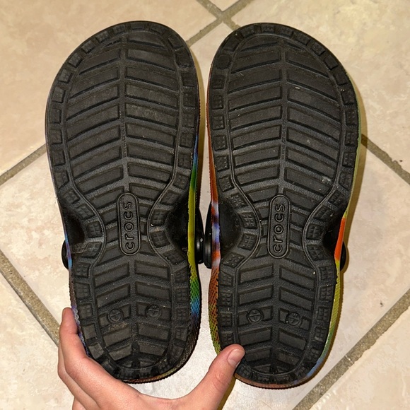 Insulated Rainbow Tie-dye Crocs🌈 Only worn a couple times, BRAND NEW! - Picture 4 of 4